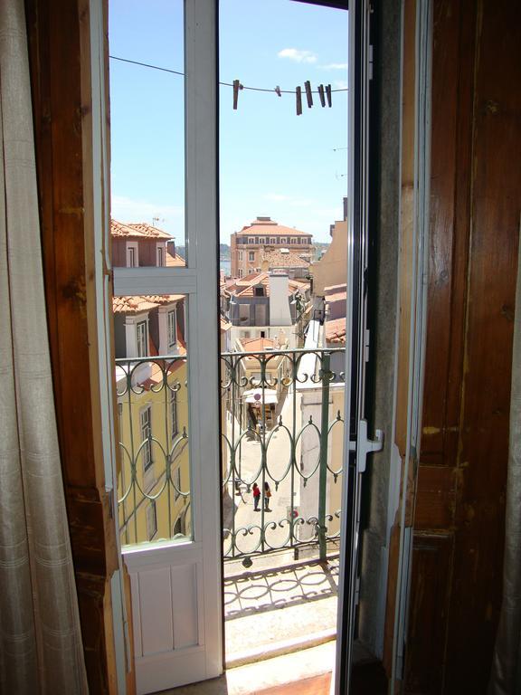 Simply Bairro Alto Apartment Lisbon Ruang foto