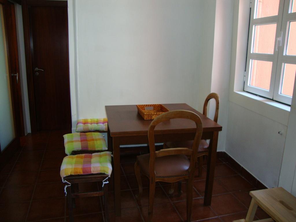 Simply Bairro Alto Apartment Lisbon Ruang foto