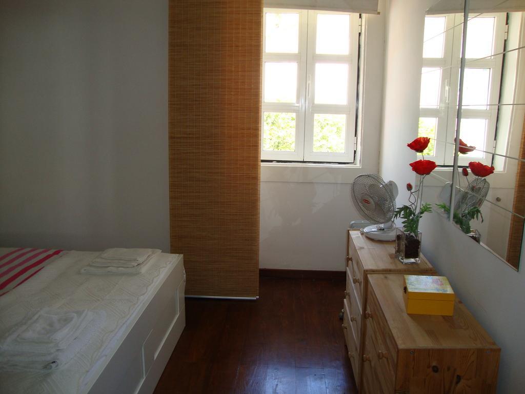 Simply Bairro Alto Apartment Lisbon Ruang foto